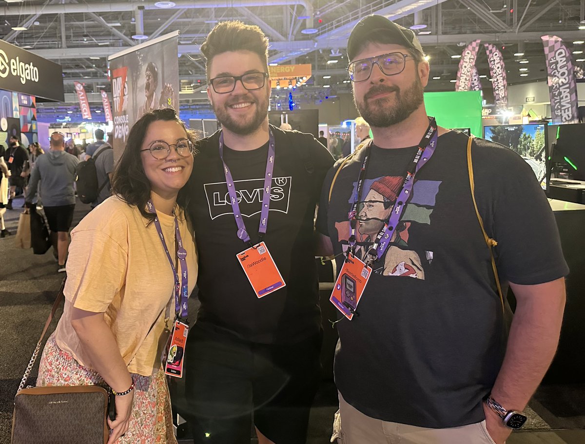 BeetleBombTV's tweet photo. Oh, ya know… just hanging around with @Azillian2 and @JaWoodle before the end of the day at #TwitchConLasVegas. He even gave me a new name. #BigFudge https://t.co/8DxM1Mbz4P