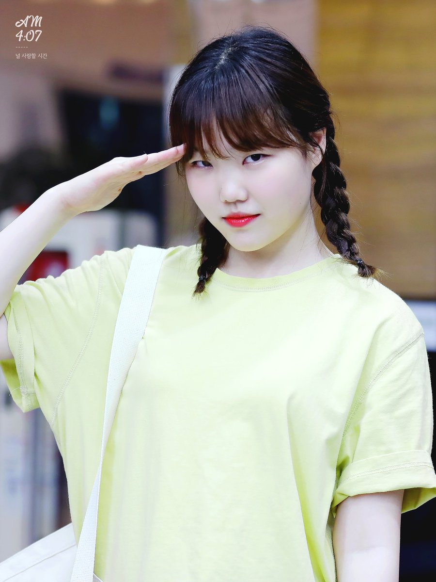 ssuhyune's tweet photo. happy sunday! 🍏 ©akmu 407 https://t.co/VjW7ACdEvg