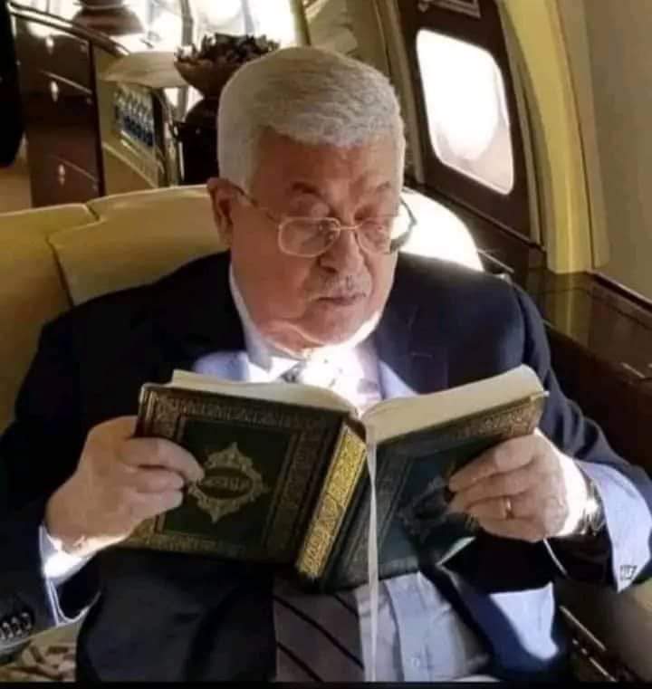 فضيلة الشيخ محمود عباس يقرأ ما تيسر من سورة المنافقون 😉

#غزة_تستغيث 
#اعصار_تيج