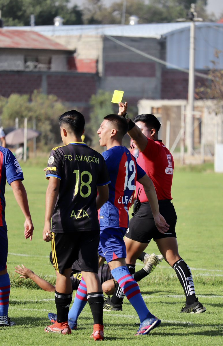 Lifsa2013's tweet photo. #Resultados | Semifinales Verano 2023 🏆🔥

Asegura #AviacionFC su boleto a la final del torneo de verano con su victoria 3-2 sobre #ColoniaFC. Partido cerrado, competido y con mucho fútbol por parte de las dos escuadras.

Les dejamos las imágenes del encuentro 📷👇🏻 https://t.co/tBF8fifMe7