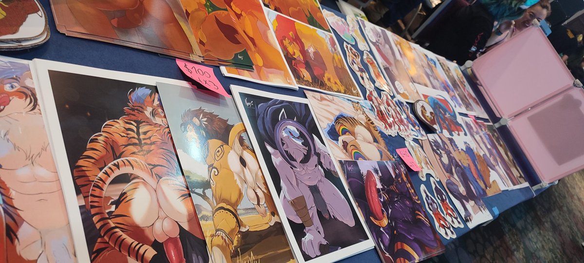 Are you at @Confuror? Be sure to visit my table at the Night Market under number 13! We're starting in just 5 minutes !