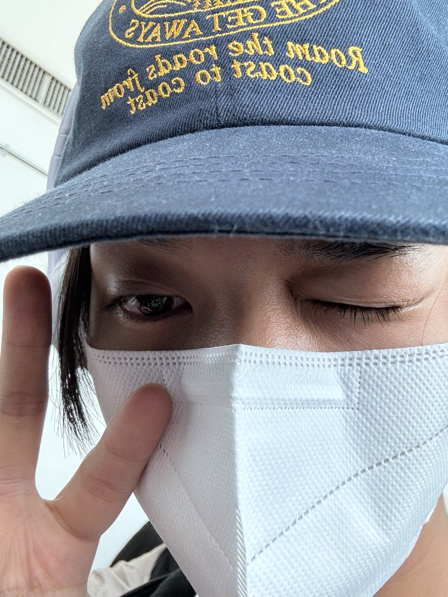 cixbabbles's tweet photo. 231022 Bae Jinyoung 💌 Fromm

🐱 🤙🏻
🐱 Planning on passing out on the plane

#CIX #배진영 #BAEJINYOUNG https://t.co/u1uIWLLIvI