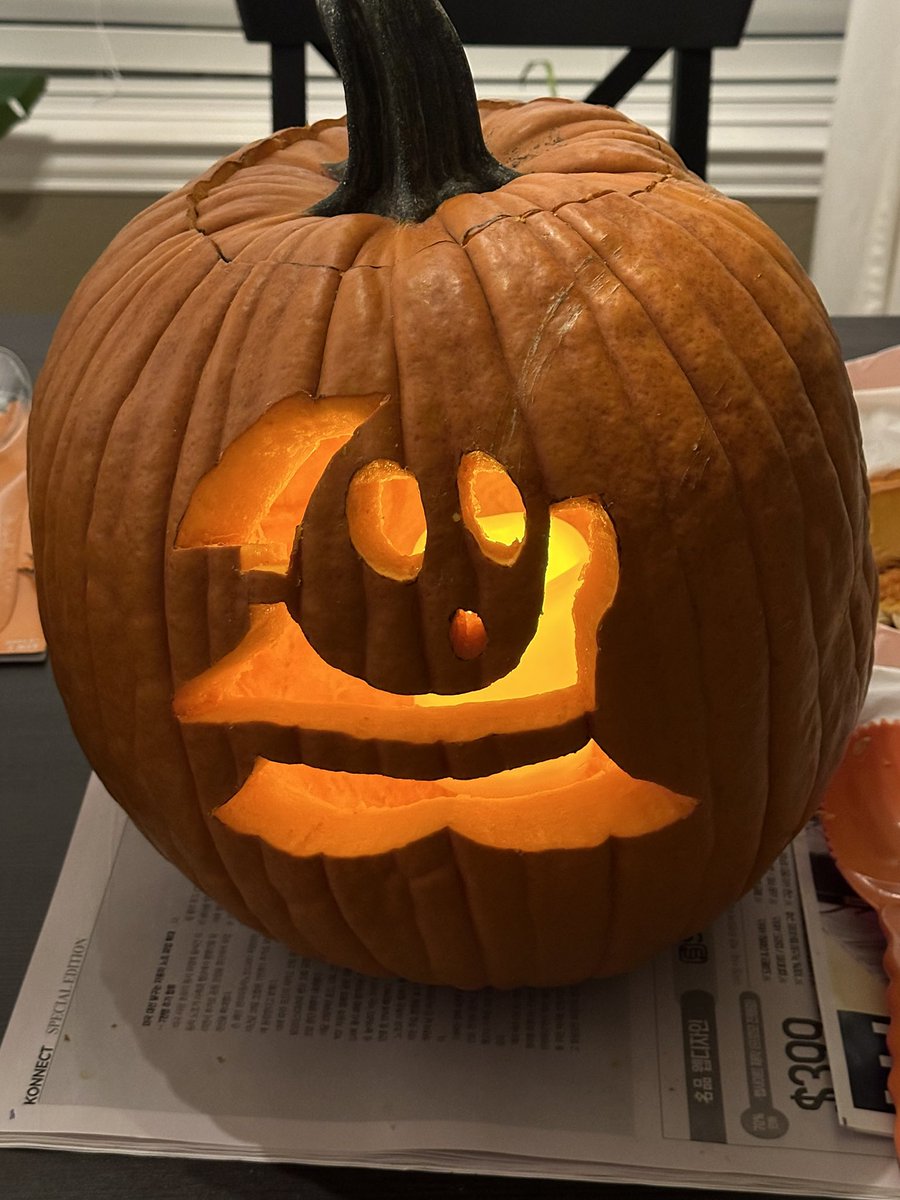 alphatrak's tweet photo. In the spirit of Super Mario Bros Wonder, just finished this “Shy Guy” from North American SMB2 (AKA - Doki Doki Panic) Got the design from someone online. My son helped by cutting the top and “taking out the speghetti.” 🎃 https://t.co/3lyrAdifTp