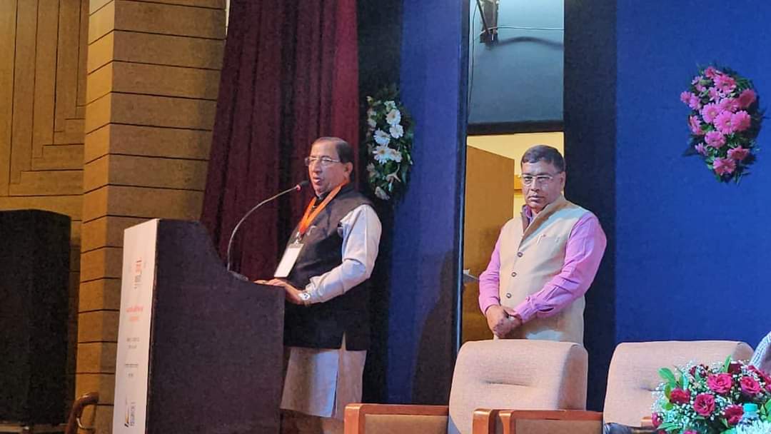 bjpnareshbansal's tweet photo. श्रद्धेय स्वामी चिदानन्द सरस्वती जी,महामहिम राज्यपाल केरल श्री @amkindia51 साहब,पूर्व राज्यपाल असम माननीय प्रो. जगदीश मुखी जी,गौसेवक एवं समाजसेवी  प्रो. सुरेश चन्द्र सिंघल जी,चेयरमैन नमो इम्पैक्ट टीवी श्री जगदीश राय गोयल जी,चांसलर महाराजा अग्रसेन वि वि डा नंद किशोर गर्ग जी,(2/3) https://t.co/aqziitc1lH