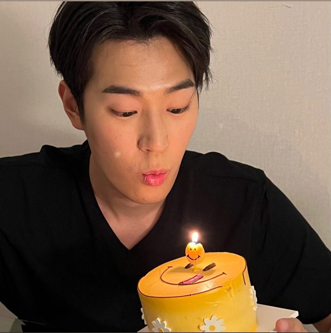 LIFE_HAM_PIECE's tweet photo. 🍠서함절 기념 RT 이벤트🍠

누구나 가슴속에 군고구마 품고 사는 거 아ㄴ..

🍯 당발: 11월 솸일 솸분에게 보내드리겠솸
🍠 맞팔 한정 아님
🍯 박서함 본인 참여시 100만원 계좌쏴드림(ㄹㅇ😊 https://t.co/G4PEswZe95