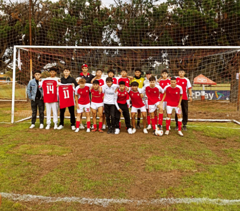 vicenteduran4's tweet photo. contento con este grupo que sigue creciendo, focalizado en perfeccionar el modelo de juego, en esta ocasión con el ADN santafereño de jugar bien hasta el  el final # vamos los pibes https://t.co/RVy0FMKVkm