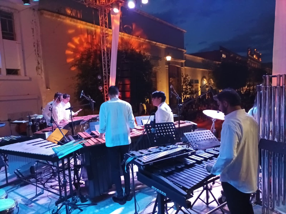 RevueltasDgo's tweet photo. Durango es México / Chekeré en Corredor Constitución 🤩👍🏻✨🎶🎼 https://t.co/7bUKPUEri5
