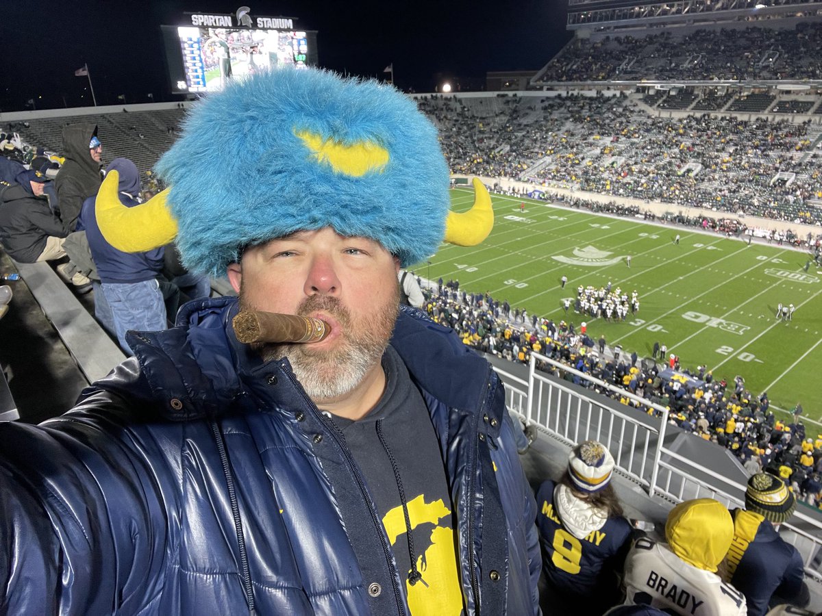 misuperfan's tweet photo. Seems safe to cut the victory cigar…
#GoBlue
#StateBeat https://t.co/NfNbapJ8zK