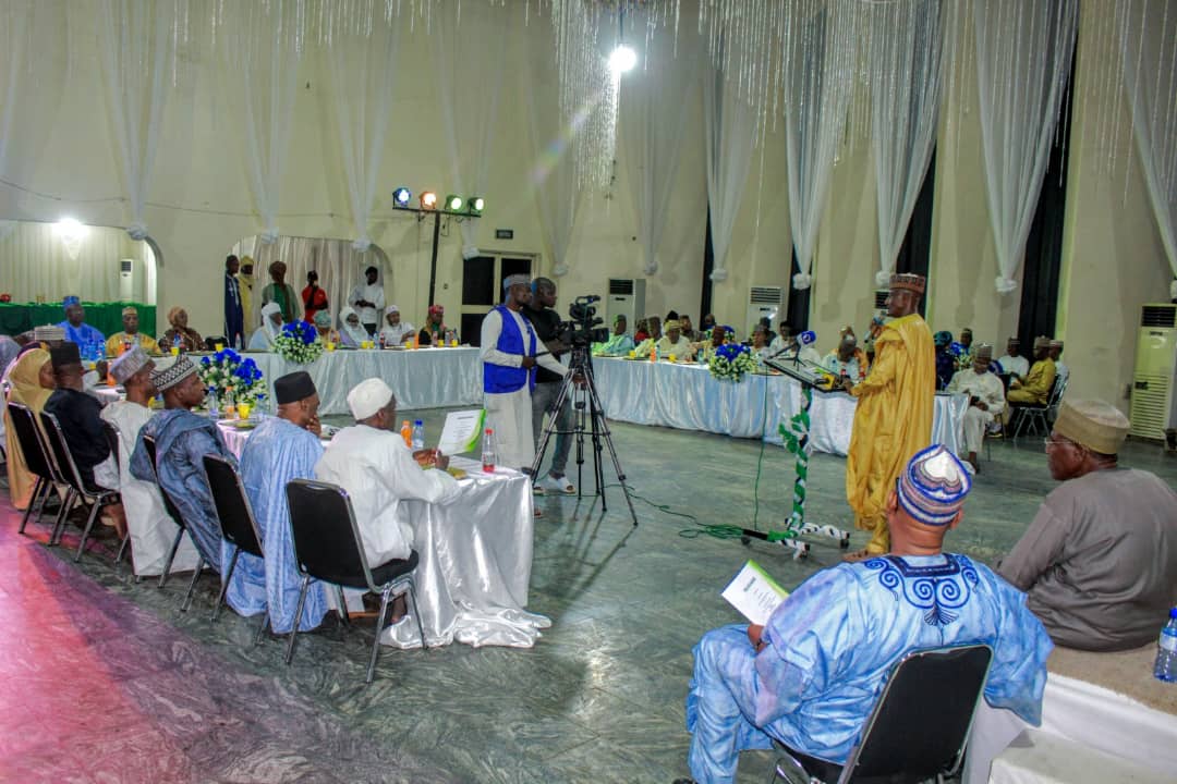 KANO STATE POLICE COMMAND* 22ND OCTOBER, 2023 MORE COMMUNITY FEEDBACK ON SERVICE SATISFACTION AS KANO NGO “LEADS” ORGANIZES 'MUNGODE' DINNER IN HONOUR OF CP MOHAMMED USAINI GUMEL, FIPMA, psc ... As Emir, Kano-LEADS President Commended Kano State Police Command and CP Gumel for…