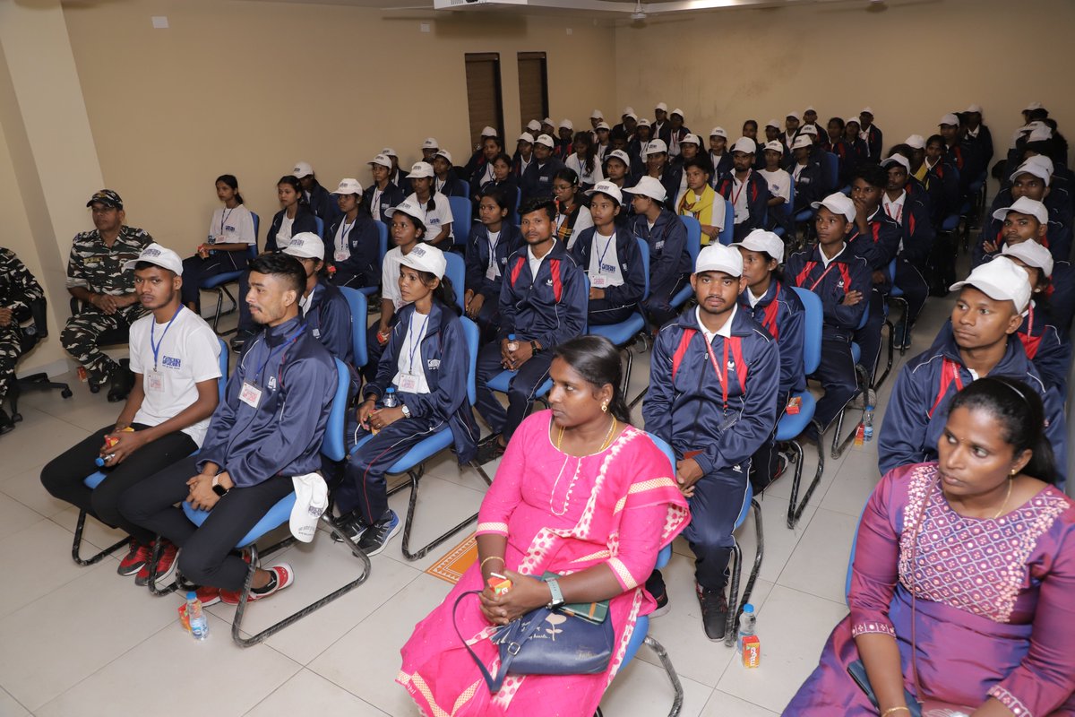 MYBEastDelhi's tweet photo. Under #TYEP organized by #NYKS East Delhi at Jairam Ashram b/w 15-21st October, youth visited the NTRI at IIPA to explore research initiatives & schemes of M/o Tribal Affairs for tribal welfare.
@ianuragthakur @NisithPramanik @YASMinistry @Nyksindia @PMOIndia @TribalAffairsIn https://t.co/WWCGROS4kM