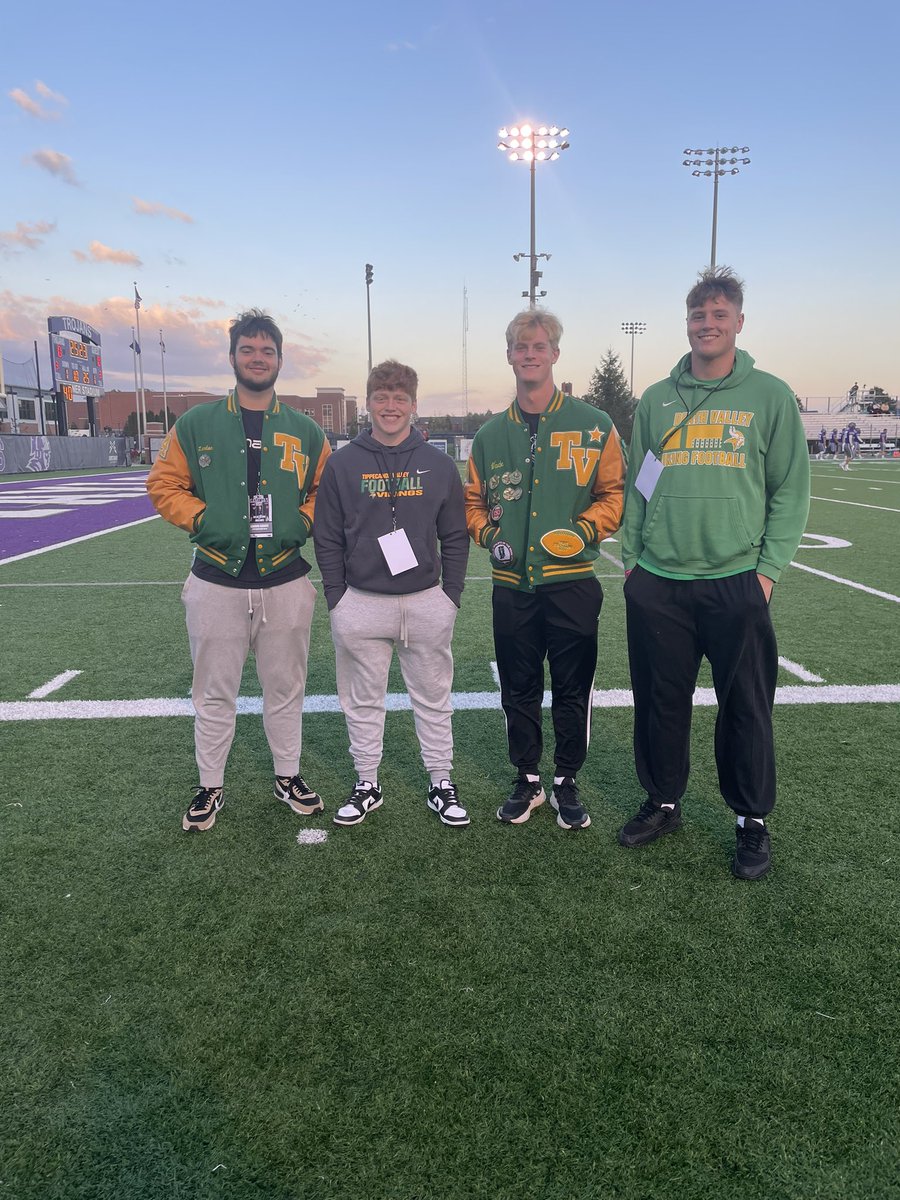 Had an exciting day <a href="/tayloru/">Taylor University</a> thanks to coach <a href="/CoachLangvardt/">Adam Langvardt</a> for the invite. Also thank you to all the players who interacted and the other coaches who helped tour the facilities.