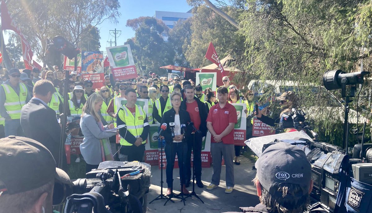 WeekOnWednesday's tweet photo. Latest Weekend Wrap by @Ben_Davison1 https://t.co/FXuhJQakvG
-Fee free TAFE
-Paid parental leave
-Workers taking action
-Workers winning
-The biggest shake up in state-commonwealth tax arrangements in 50 years

And none of it covered by #Insiders
#auspol https://t.co/h8AlWZUAbe