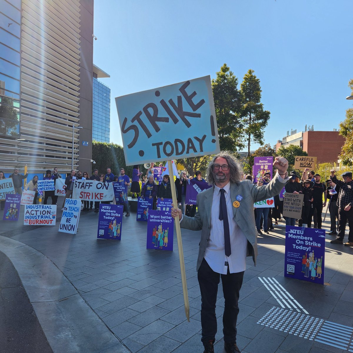 WeekOnWednesday's tweet photo. Latest Weekend Wrap by @Ben_Davison1 https://t.co/FXuhJQakvG
-Fee free TAFE
-Paid parental leave
-Workers taking action
-Workers winning
-The biggest shake up in state-commonwealth tax arrangements in 50 years

And none of it covered by #Insiders
#auspol https://t.co/h8AlWZUAbe