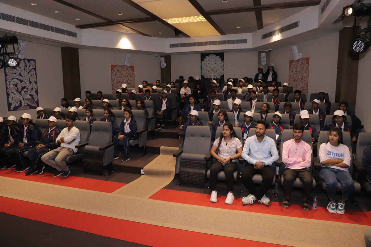 MYBEastDelhi's tweet photo. Under #TYEP organized by #NYKS East Delhi at Jairam Ashram b/w 15-21st October, youth visited the NTRI at IIPA to explore research initiatives & schemes of M/o Tribal Affairs for tribal welfare.
@ianuragthakur @NisithPramanik @YASMinistry @Nyksindia @PMOIndia @TribalAffairsIn https://t.co/WWCGROS4kM