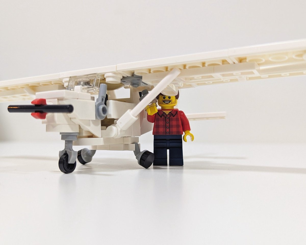 Criga_88's tweet photo. Made a midi-scale Cessna 152 to add to my Bankstown airport display area
#LEGO #City #Cessna #MOC https://t.co/3NrFDskrug
