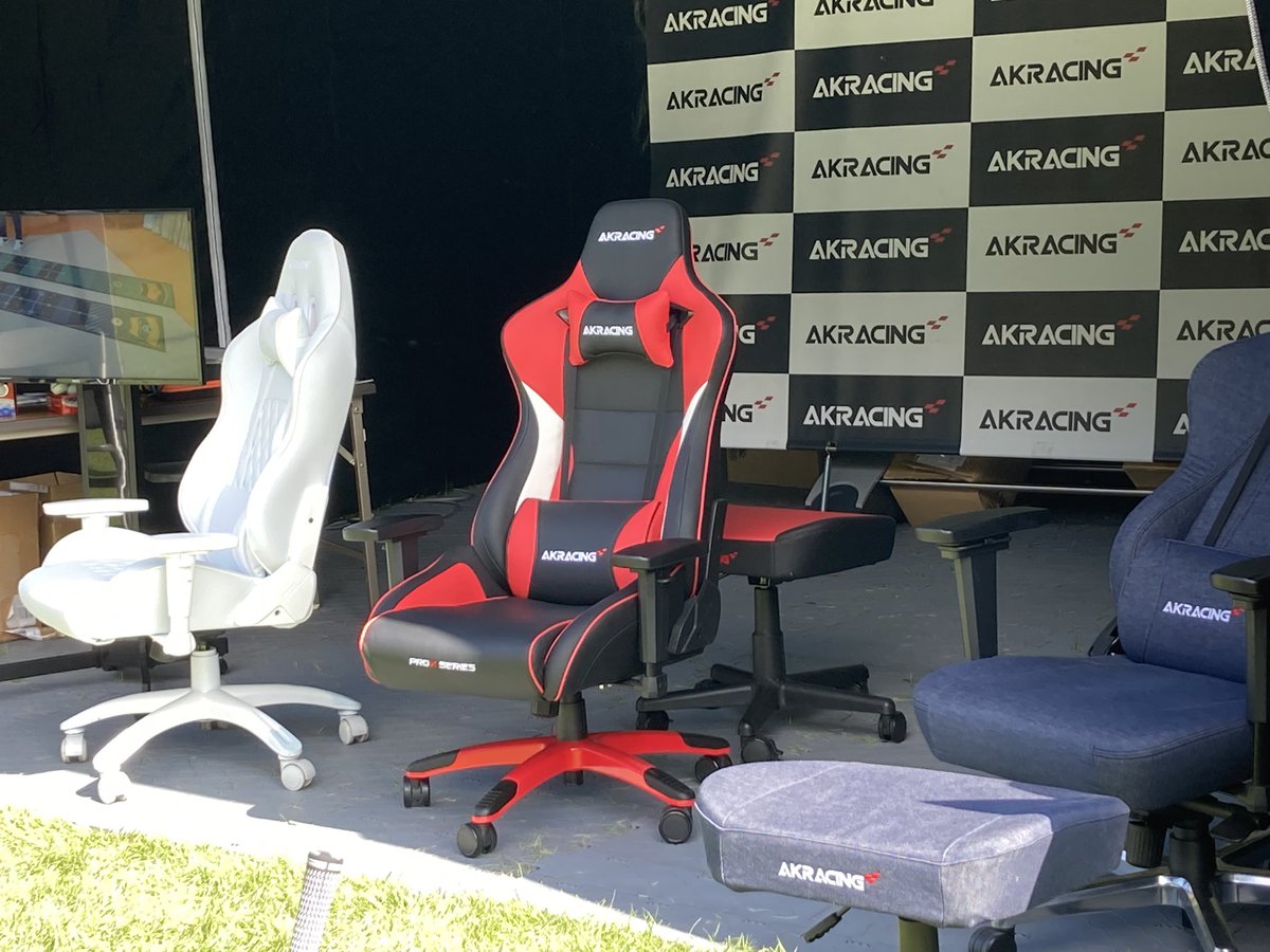 tekwind_'s tweet photo. #AKRacing ブース賑わってます🤗
奥のテントではチェアのお試し、
手前では #Wellputt 製品のお試しができます!
3球連続指定位置でボールを止められた方には、RZNゴルフボール1スリーブプレゼント中です!ぜひ挑戦してみてください〜
#ZOZOchanpionship https://t.co/t6GtadYV2i