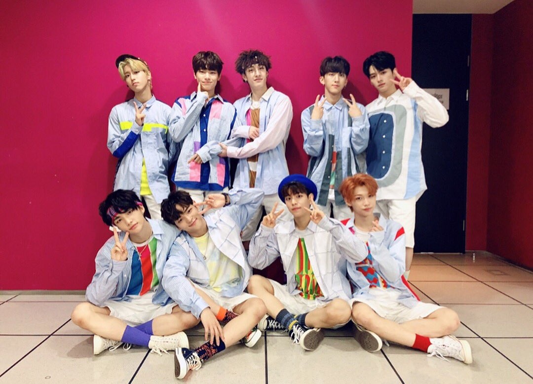 marginados_420's tweet photo. Antes de irnos a dormir queda decir #𝐧ow·ִֶ𝕨eྀare·𓊆나비𓊇⁩ que con nuestras bebotas en su día nosotros andamos saltando como conejos felices en el #𝟚𝟷·𝟙𝟶𑁯ᰍ𝔤arden⁩ así que agarren bien ese costal de zanahorias y disfruten de 𝐌y ✮ 𝔓å𝐜ę en bandeja 🎸☆ https://t.co/VjPbSDylWM