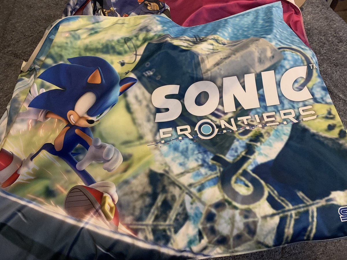 I've given away 7 PS5 games and 2 spider-man plates but I'm about to give away 7 more things including a 7 ft Kobe bryant cloth poster, spiderman dualsense and more games RIGHT NOW rapid fire.

Join here + like this tweet if you have 20 minutes to spare!
👉youtube.com/watch?v=zwP2CO…