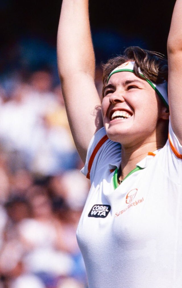 BrightsideM's tweet photo. Martina Hingis 🇨🇭🎾

#WTA #Retro #Tennis #Hingis #BrightsideGirls https://t.co/SCnlBzJrpG