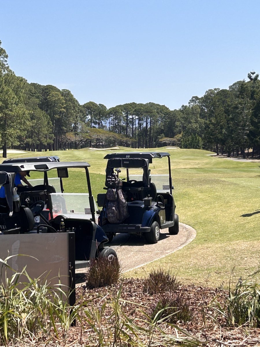 CoogsMagpies's tweet image. Cracking afternoon of golf ahead. #howgoodisgolf