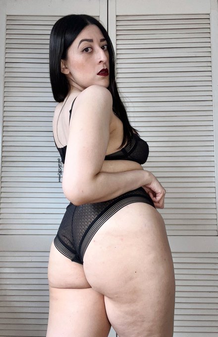 Me quiero sentar. Pon tu carita. 😏 https://t.co/P0RqYPfq07