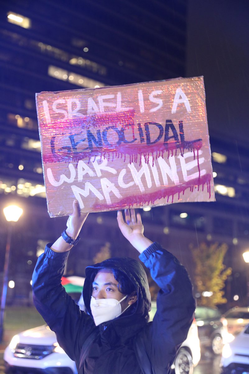 KDobihal's tweet photo. baltimore stands with palestine 🇵🇸  #FreePalaestine #baltimorecity 
#endgenocide #savepalastine #SaveHumanity #justice #protest #march #PalestineSolidarityMarch #baltimorepride https://t.co/Cf4KkgaolZ