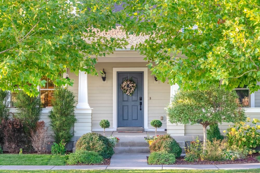 ScottLehrRealty's tweet image. 4 Easy Ways To Improve Your Home’s Curb Appeal bit.ly/3tutsWf #ProfitableSale #UrbnVillage