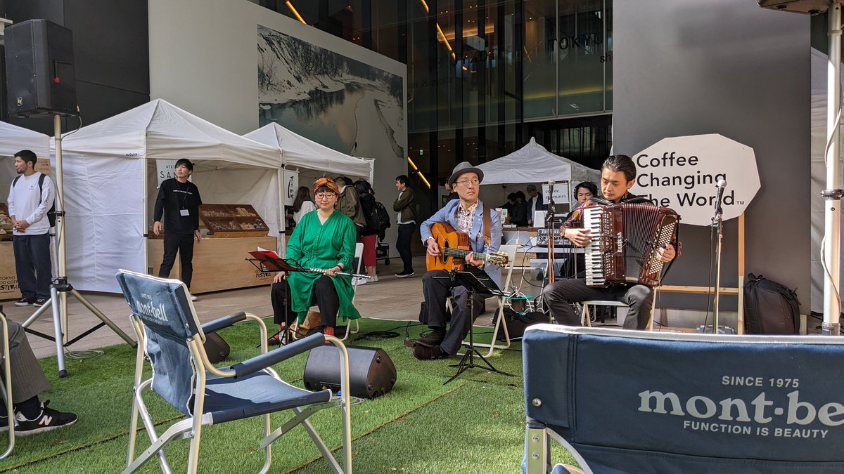 mparkpark's tweet photo. tokyo good coffee festival
in COFFEE PICNIC

コーヒーだけでなく音楽生演奏も楽しめる
音楽ライブ中🎻
11:45〜12:15
12:30〜13:00

https://t.co/UVuVEne7be https://t.co/rTtTLN0G02