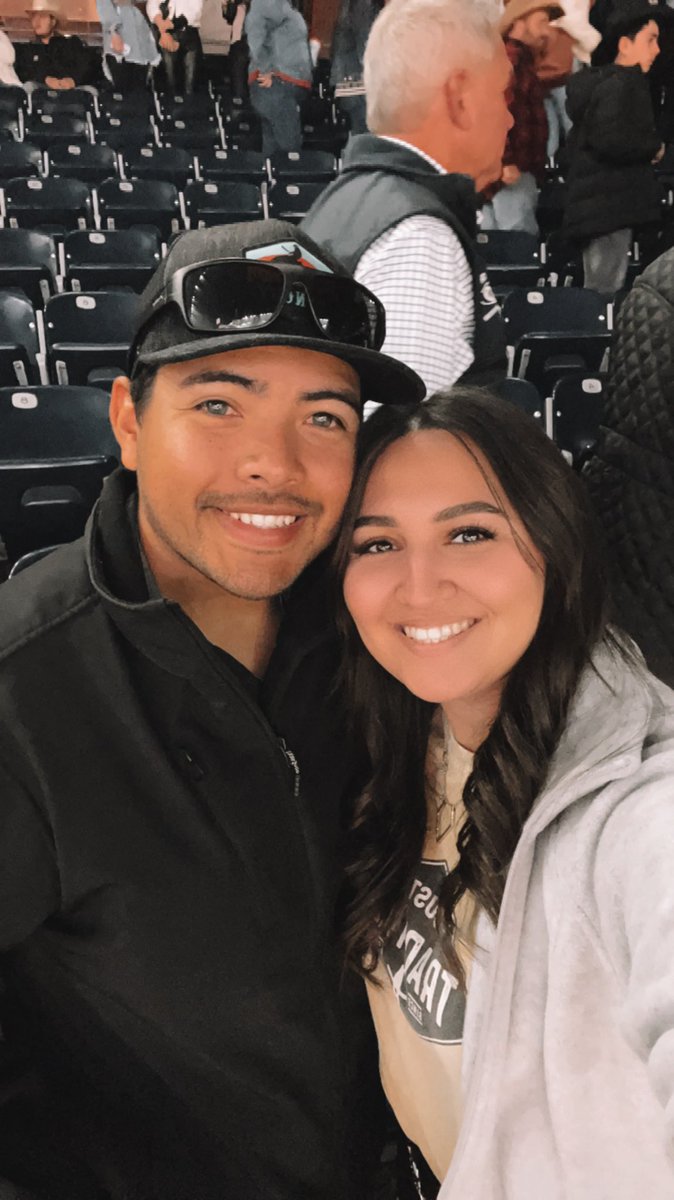 12_taylor_'s tweet photo. Happy anniversary to my love!💙Driving you crazy is my favorite thing😊happy 8 years boo!👻💙I love you!! https://t.co/zzTVoaulSL