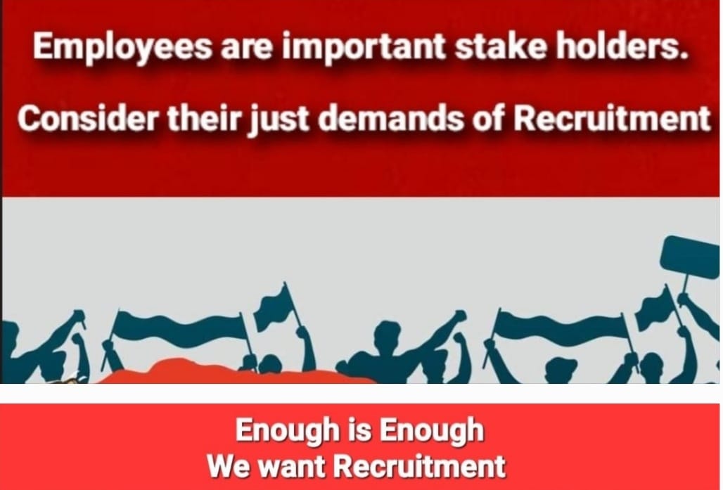 DTuljapurkar's tweet photo. #BankRecruitment
#msbef
@nsitharaman
@kharge
@RahulGandhi
@pbhushan1
@KumarKetkar
@rautsanjay61
Employees are not demanding hevan. Sufficient staff to serve the customers better! https://t.co/ol9zu4yWFK