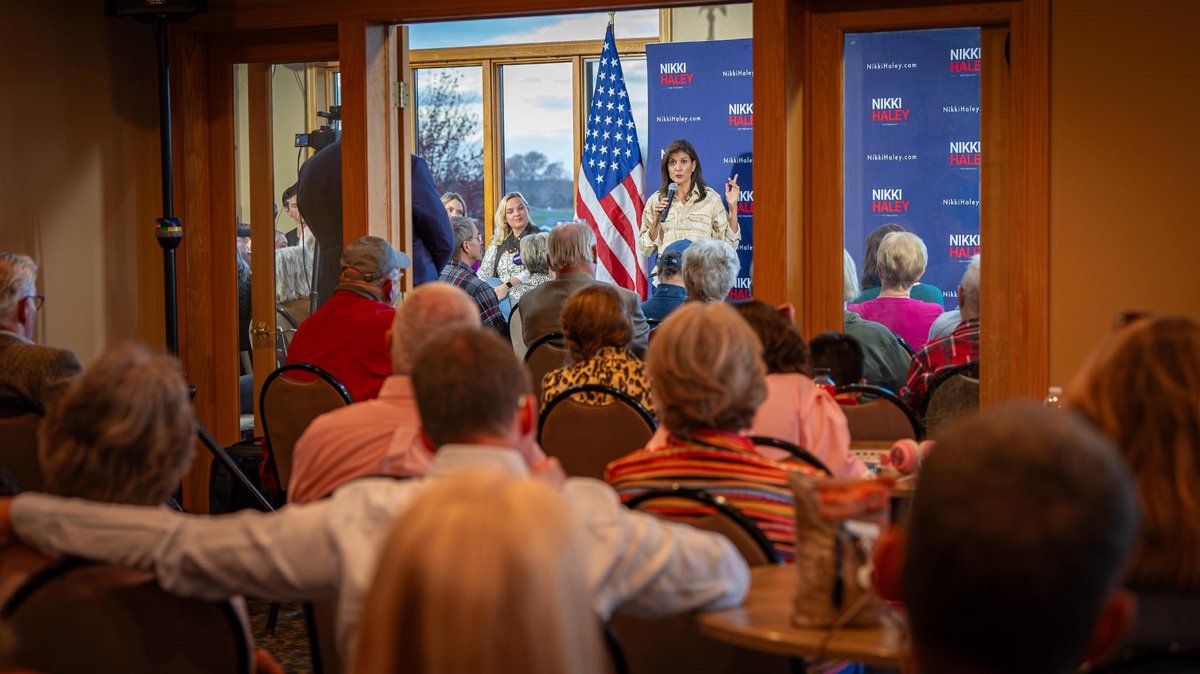 elschmitt3g's tweet photo. Iowa voters break ceilings - @JoniErnst, @KimReynoldsIA, @SpeakerUpmeyer…

Next…paving the way for @NikkiHaley for President 2024. 

— the President America needs, who will just happen to break a ceiling too. 

 #ShesMyPresident 💁🏻‍♀️ 🇺🇸 
#TeamHaley https://t.co/Q7yWxS8TUZ