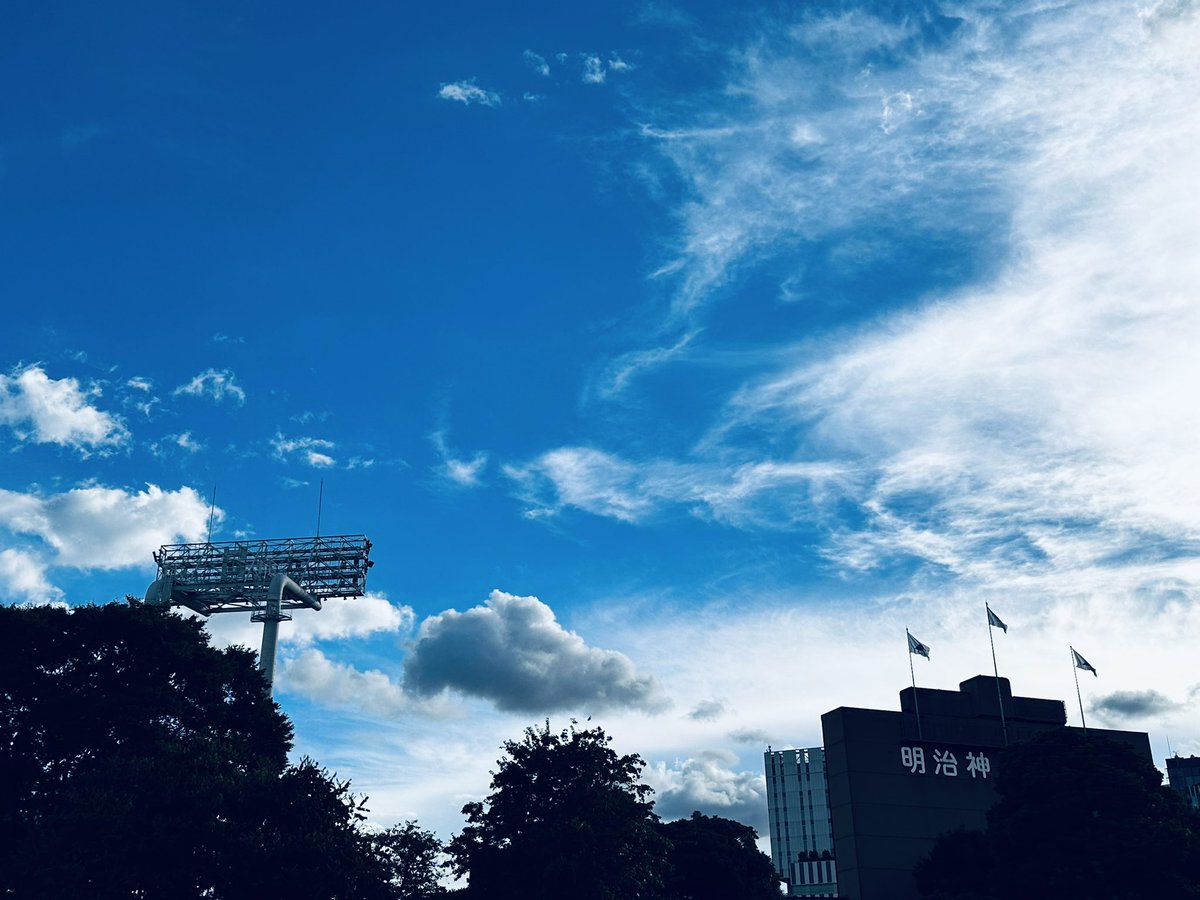 jingu_stadiumpr's tweet photo. 🏟️創建記念日🏟️

本日10月22日は明治神宮外苑ならびに明治神宮野球場にとって97回目の創建記念日です。
皆さまに支えられ今年も記念の日を迎えることができました。
100年に向けてますます魅力的な場であり続けられるよう努めて参ります。

#明治神宮野球場 #神宮球場 #創建記念日 https://t.co/BOgJKPPmqi