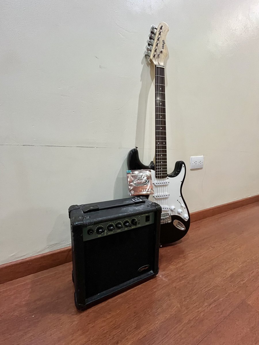 yunamerda's tweet image. Hello, mi gente de twitter

Vendo Guitarra eléctrica, marca Stagg/ modelo tipo Stratocaster. Amplificador y cuerdas de repuesto incluidas.

120$

Delivery gratis en #pzo