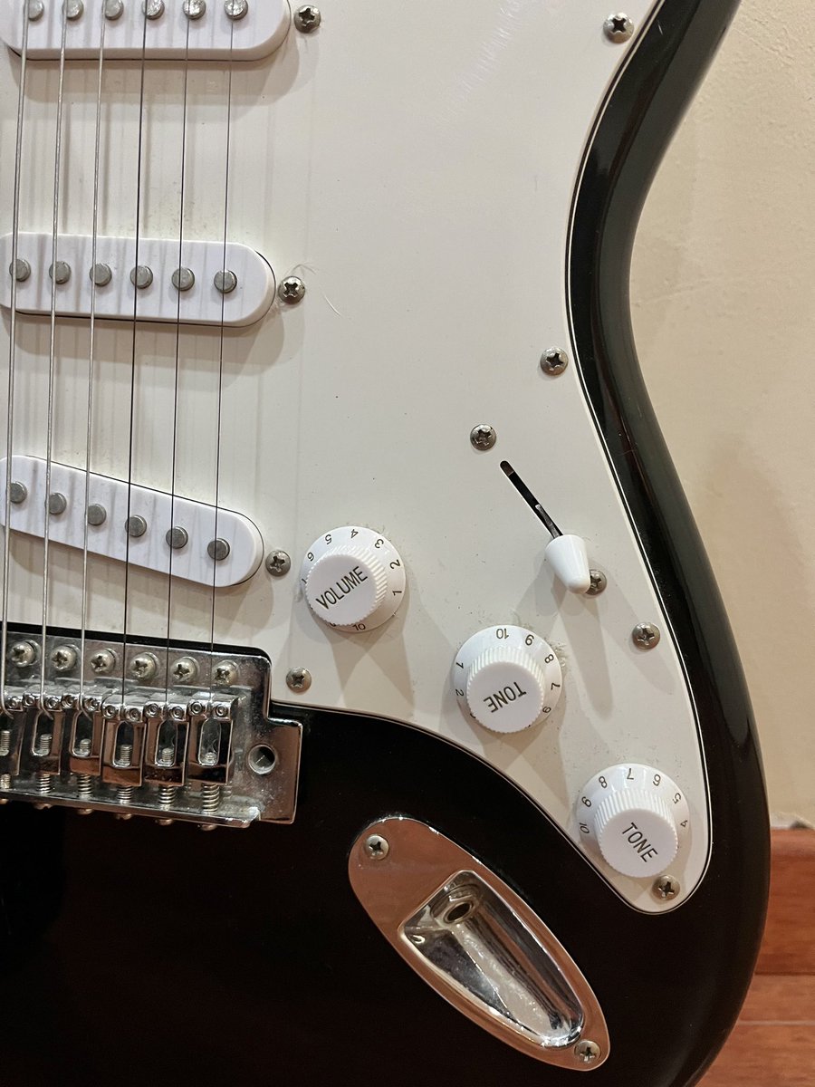 yunamerda's tweet image. Hello, mi gente de twitter

Vendo Guitarra eléctrica, marca Stagg/ modelo tipo Stratocaster. Amplificador y cuerdas de repuesto incluidas.

120$

Delivery gratis en #pzo