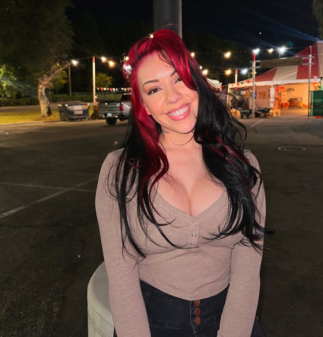 🎃🖤🫶🏼 https://t.co/ERUD3rKNEn