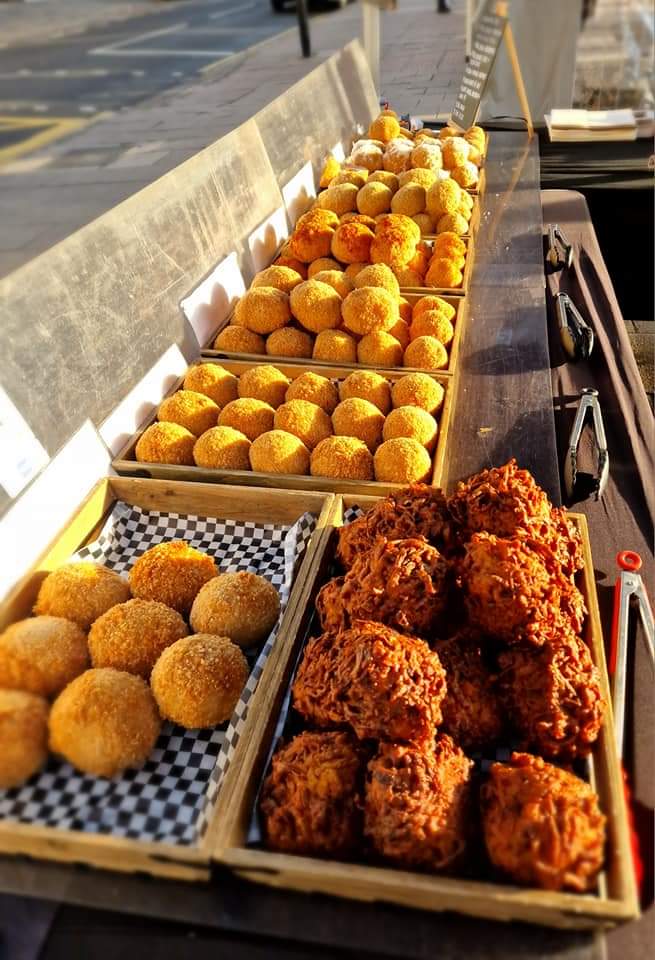 Day 2 at <a href="/AlnwickGarden/">The Alnwick Garden</a> &amp; Cat is on Newcastle Quayside Sunday Market in our usual spot! 😁

Entry to the market at Alnwick is free &amp; you'll find us in the Pavilion

#theyolker #scotcheggs #foodmarkets #Artisan #SBSwinners