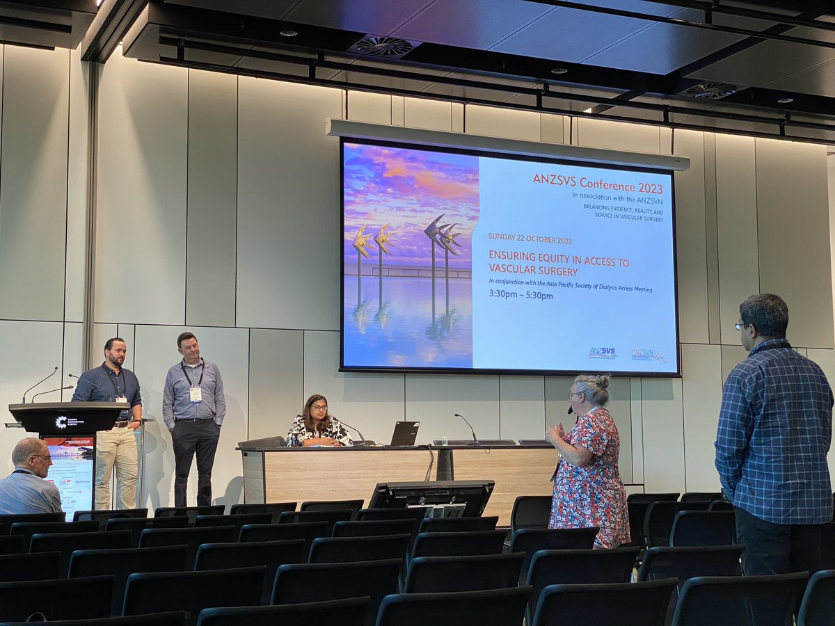 ozvascdoc's tweet photo. As a session chair we both love and hate to see people lined up to ask questions - but at the end of the day, engagement and passion is better than ignorance or apathy, especially when talking about effective healthcare policy and delivery. #ANZSVS23 #Equity https://t.co/xDnZDHnmGA