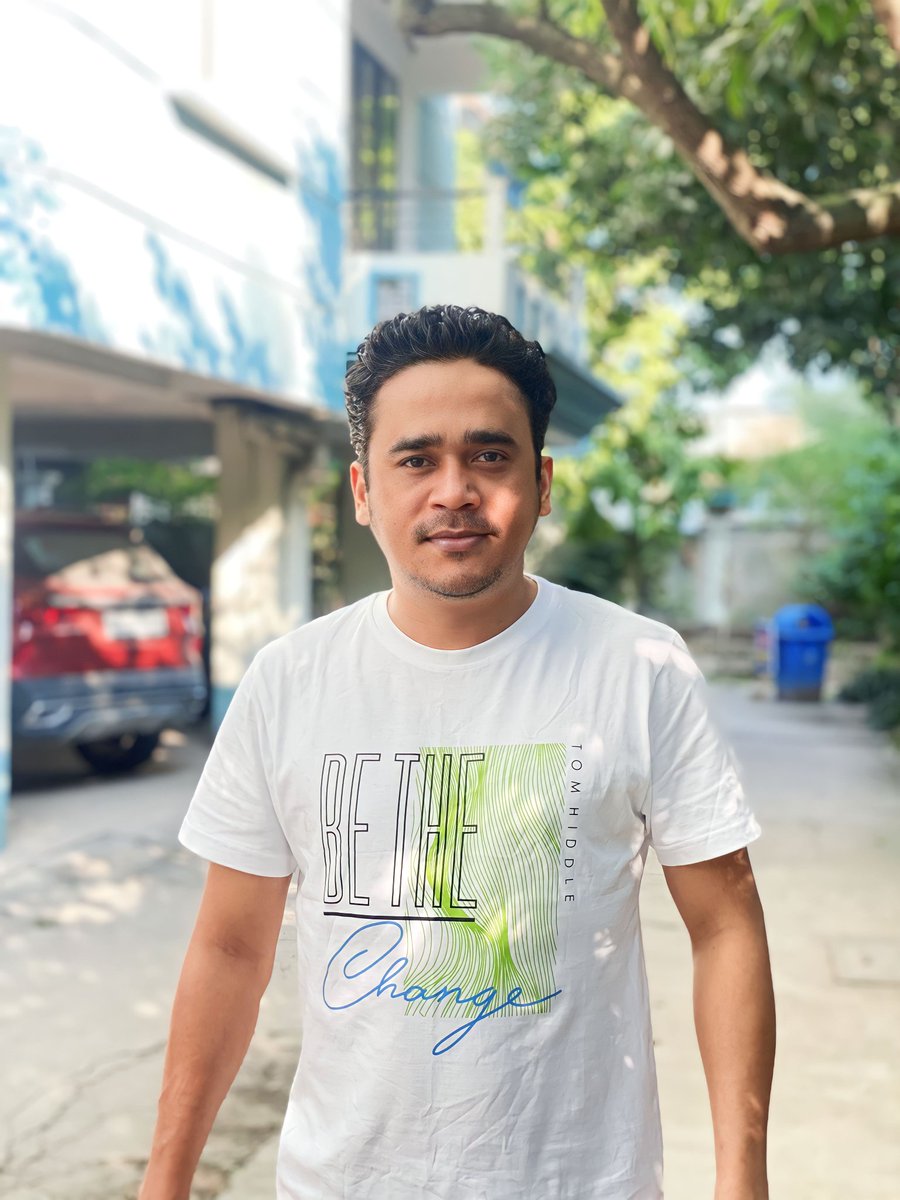 richardmarak's tweet image. Feeling like a fish out of water, but finding healing and confidence in every step! 💦🐠✨ #HealingVibes #Confidence #EmbracingChange