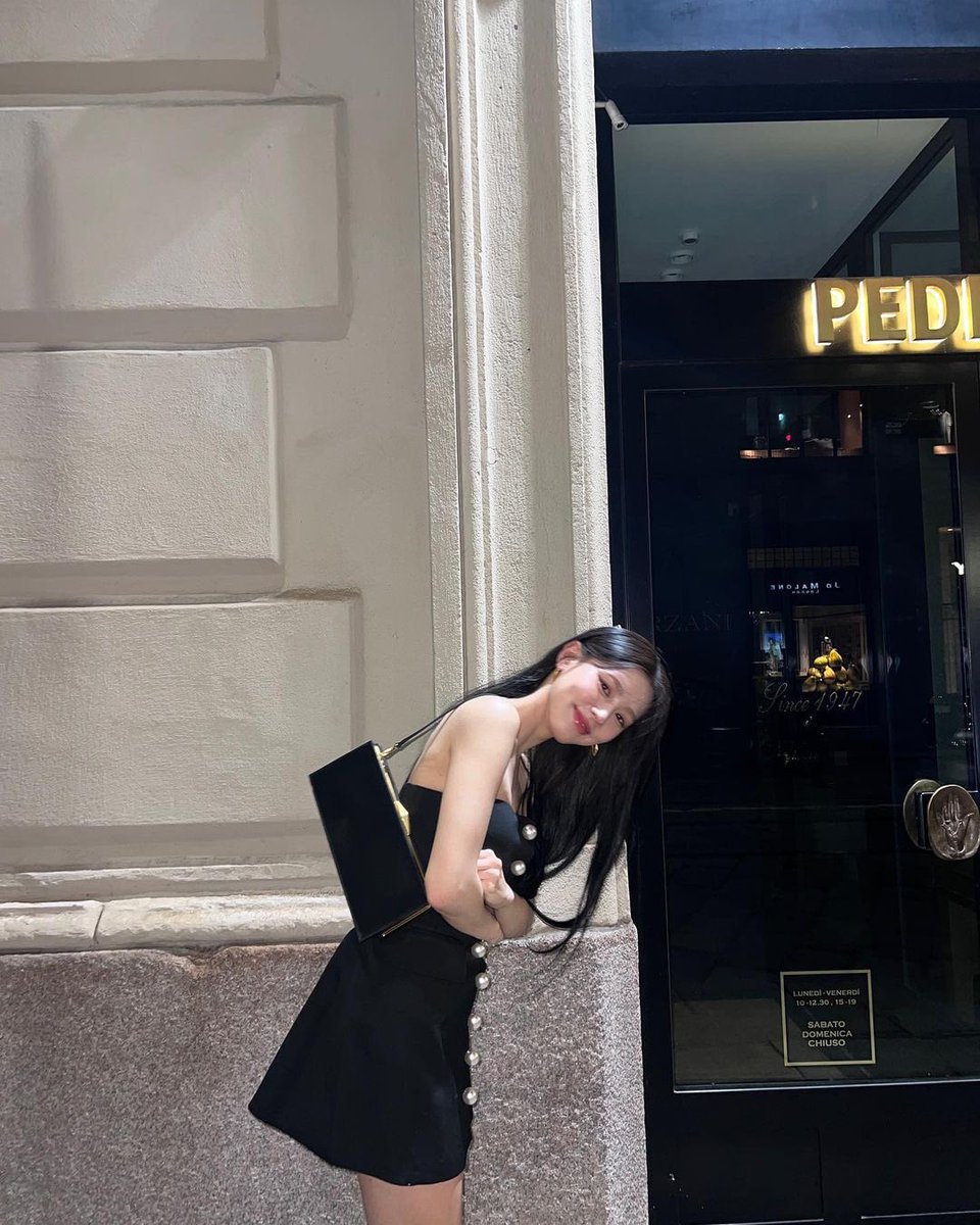 EGIRLIDLE's tweet photo. gf vibes https://t.co/CKU4G8XuNR