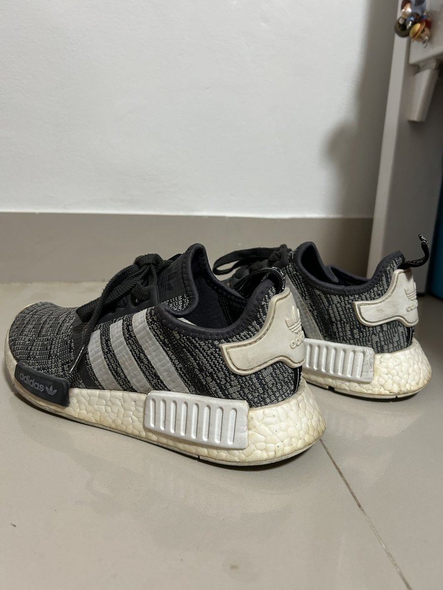 PaeSorasart's tweet photo. ปล่อยรองเท้า Adidas nmd r1 แท้จากช็อป 100% ขนาด 24 cm. ไม่มีกล่อง สภาพสินค้าตามการใช้งาน 890.- รส. #สนใจสอบถามได้ค่ะ #กทม.นัดรับได้ #Adidas #Adidasnmd #รองเท้ามือสองของแท้ https://t.co/y54w4N6sMl
