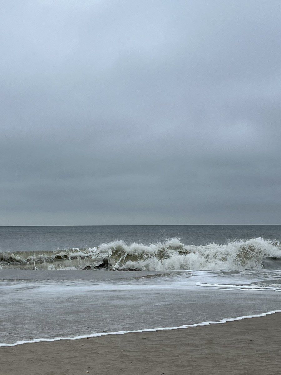 10 Grad, leichte Brise und kein Regen - perfekt für den ersten Strandspaziergang! Guten Morgen aus Sylt.