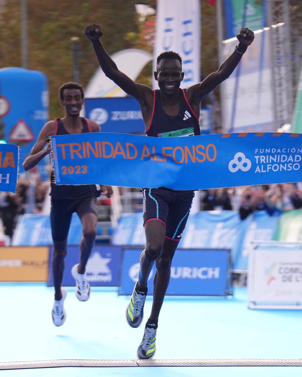 A sweet victory for Kandie 🍬 With little separating the leaders until the final moments, Kibiwott Kandie sprinted late to win the Valencia half marathon - leading home an adidas podium sweep. Timed to perfection ✅ 👟 #Adizero Adios Pro 3 ⏱️ 57:40 #ImpossibleIsNothing