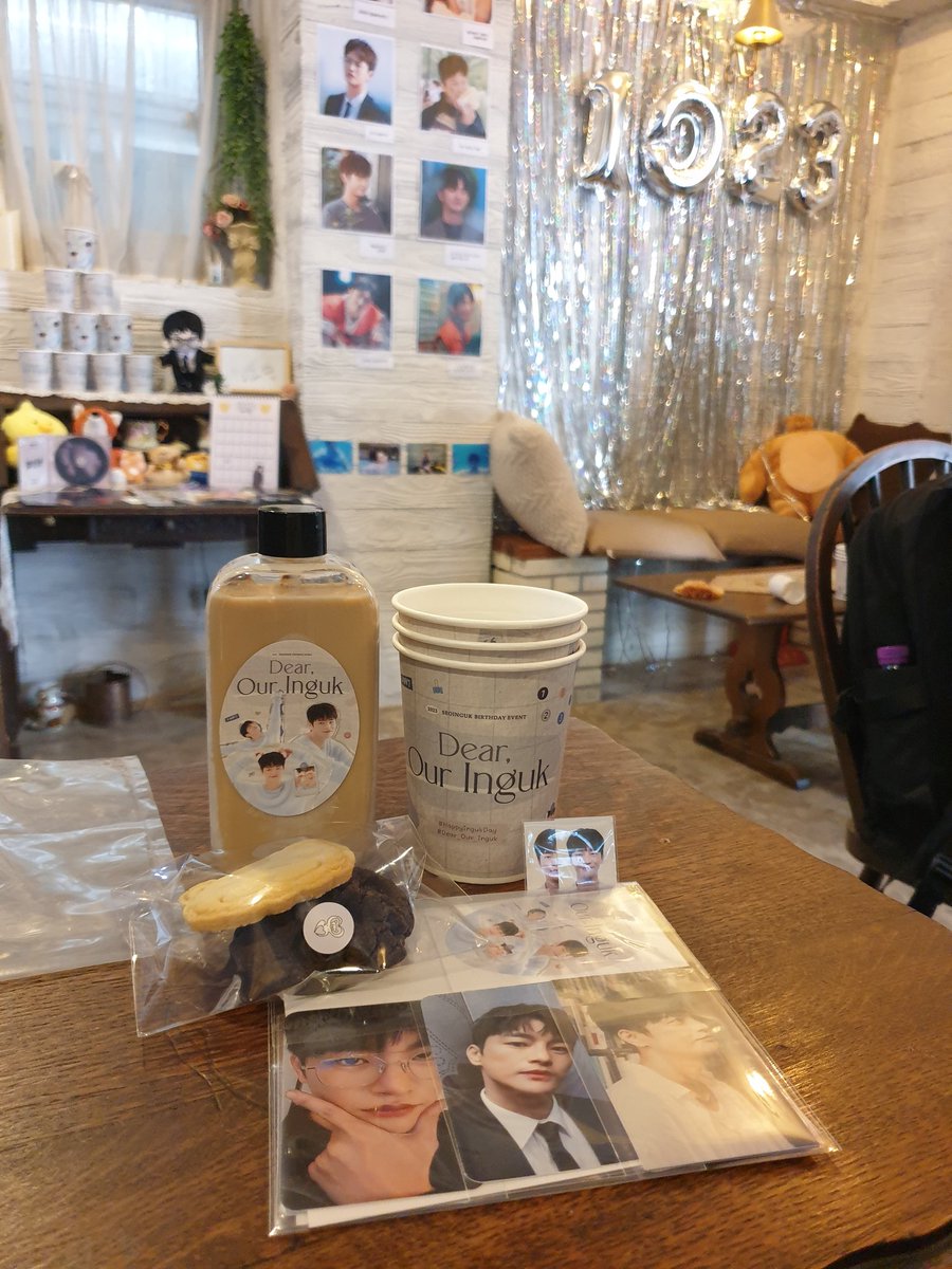 doomingat's tweet photo. 너무 예쁜 공간 만들어주셔서 감사해요❣ 특전도 너무 예쁘구🥺 덕분에 행복한 잉탄절 이브 보냈습니다아🥰

@dearouringuk
#HappyIngukDay
#Dear_Our_Inguk
#서인국 #SeoInGuk https://t.co/9BDEdnSxjy