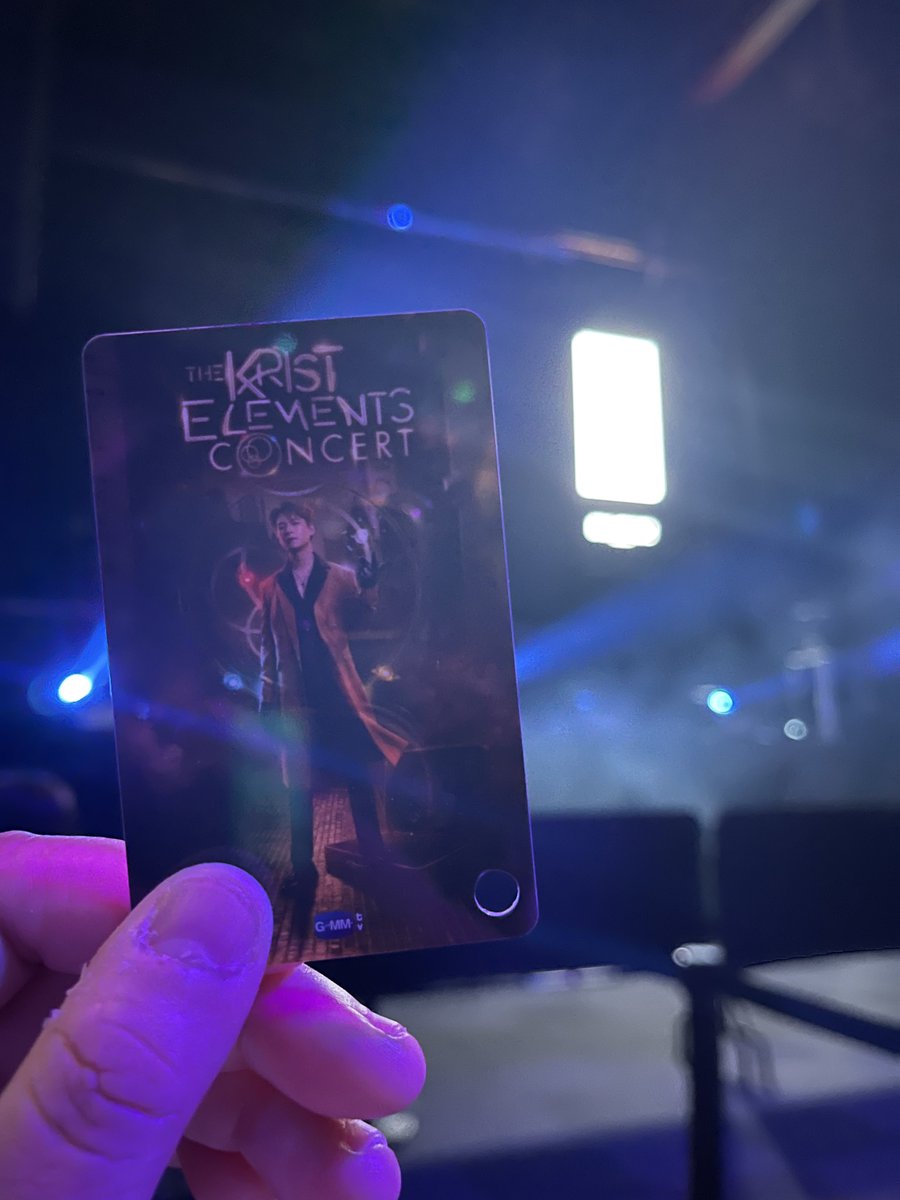 gawinkristspace's tweet photo. ✌🏻
#TheKristElementsConcert 
#TheKristElementsConcertD2
#KristPerawat https://t.co/MSzUeHvQkR