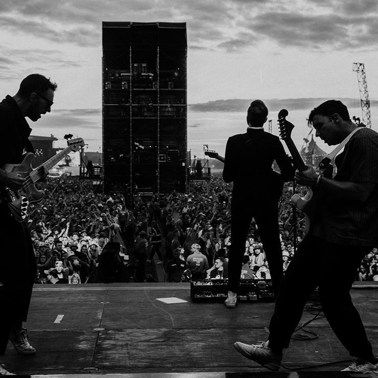 TicketmasterUK's tweet photo. Experience Two Door Cinema Club in VIP style at Connexin Live. Enjoy the luxury of watching from a prime balcony position.
#VIPView #TwoDoorCinemaClub
>> https://t.co/4MG0Iv5APa https://t.co/wuTdX2XfEC