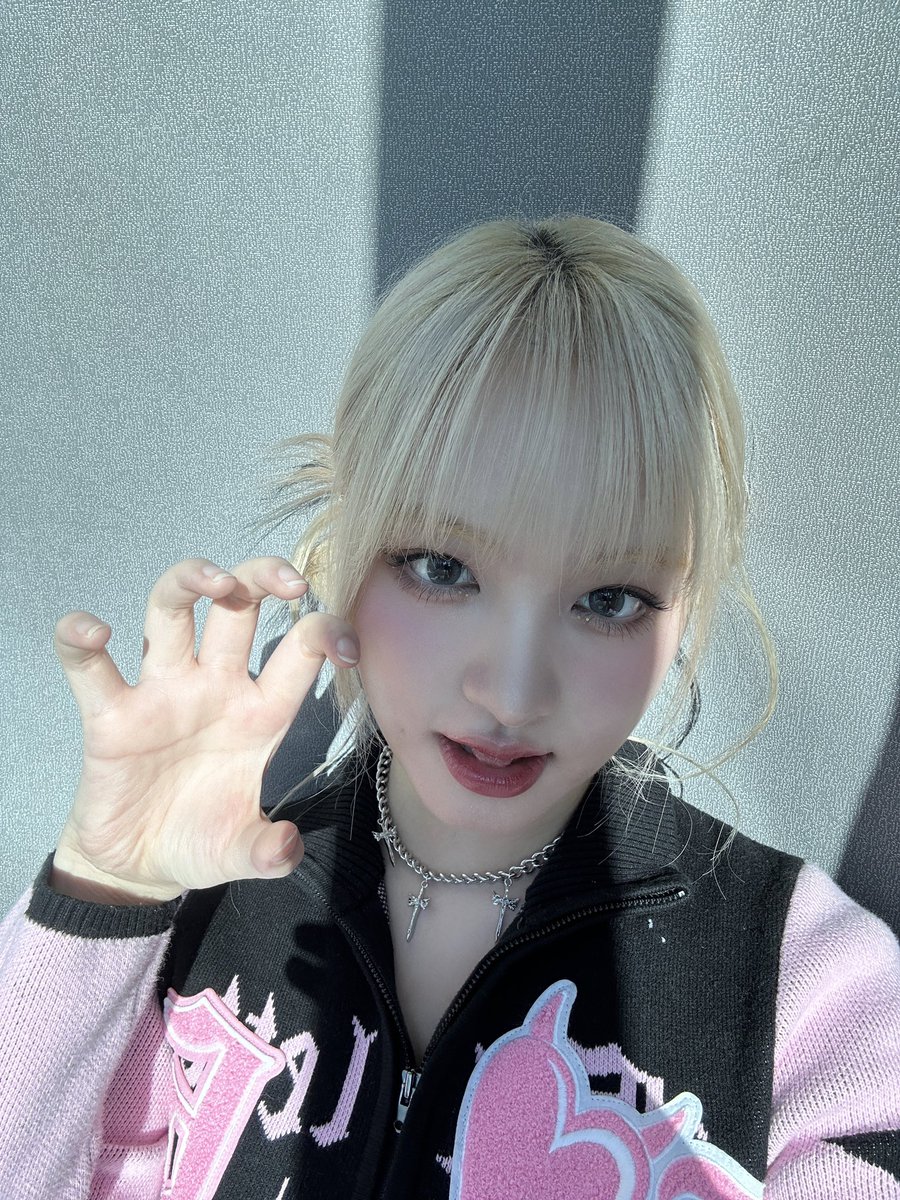 IVE_twt's tweet photo. 마알라앙👶🏻👼🏻

#IVE #아이브 #LIZ #리즈
#1stEP #IVEMINE 
#Eitherway #OfftheRecord #Baddie https://t.co/oXsyBLu0vS