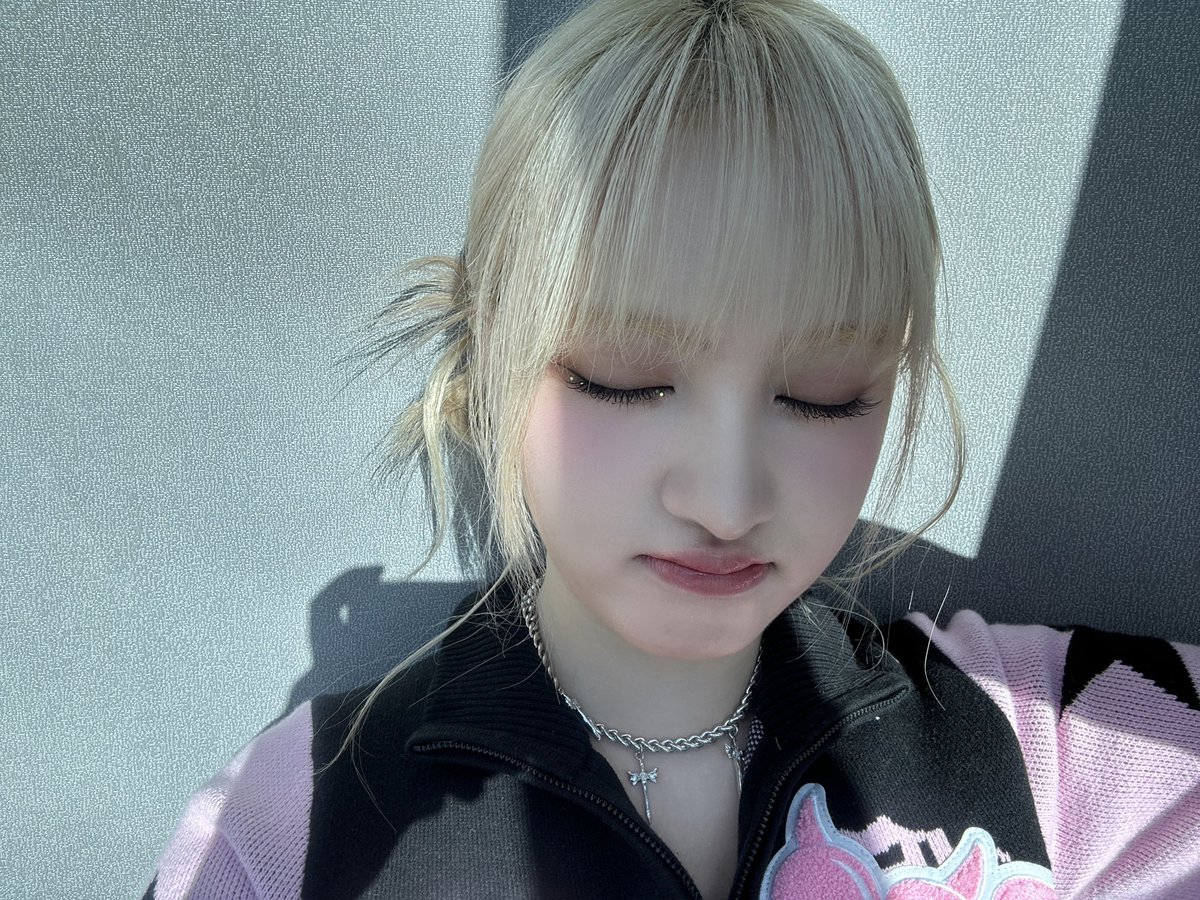 IVE_twt's tweet photo. 마알라앙👶🏻👼🏻

#IVE #아이브 #LIZ #리즈
#1stEP #IVEMINE 
#Eitherway #OfftheRecord #Baddie https://t.co/oXsyBLu0vS