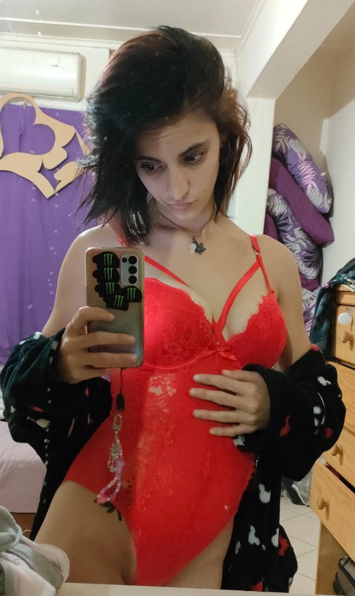 GreenPuffKitten's tweet photo. Need to find me a proper SugarRelationship , a girl like me needs to be spoiled 😉😜 any takers lol https://t.co/AvxYm4kSQh