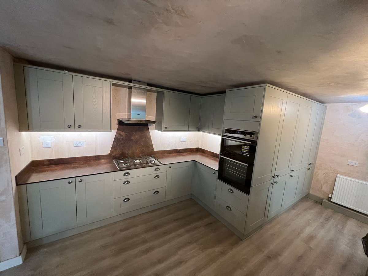 Before and after full <a href="/Wickes/">WICKES</a> installation. Walls removed, walls and ceiling plastered <a href="/stevethespread/">Steve James</a> new oak kitchen installed compact laminate worktops, integrated appliances, electrics , plumbing, LVT flooring installed all completed in 10 days. Another happy customer 👌🏼