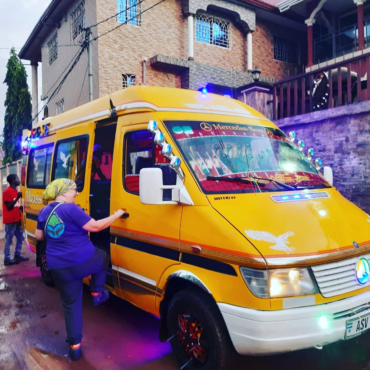 TransformSalone's tweet image. All set to host our first team of volunteers since covid. Looking forward to rewelcoming old friends, making new ones and sharing Sierra Leone with them 🇸🇱
#transformsalone #sierraleone #salone #sweetsalone #BrighterFuture #WorkingTogether #education #volunteering